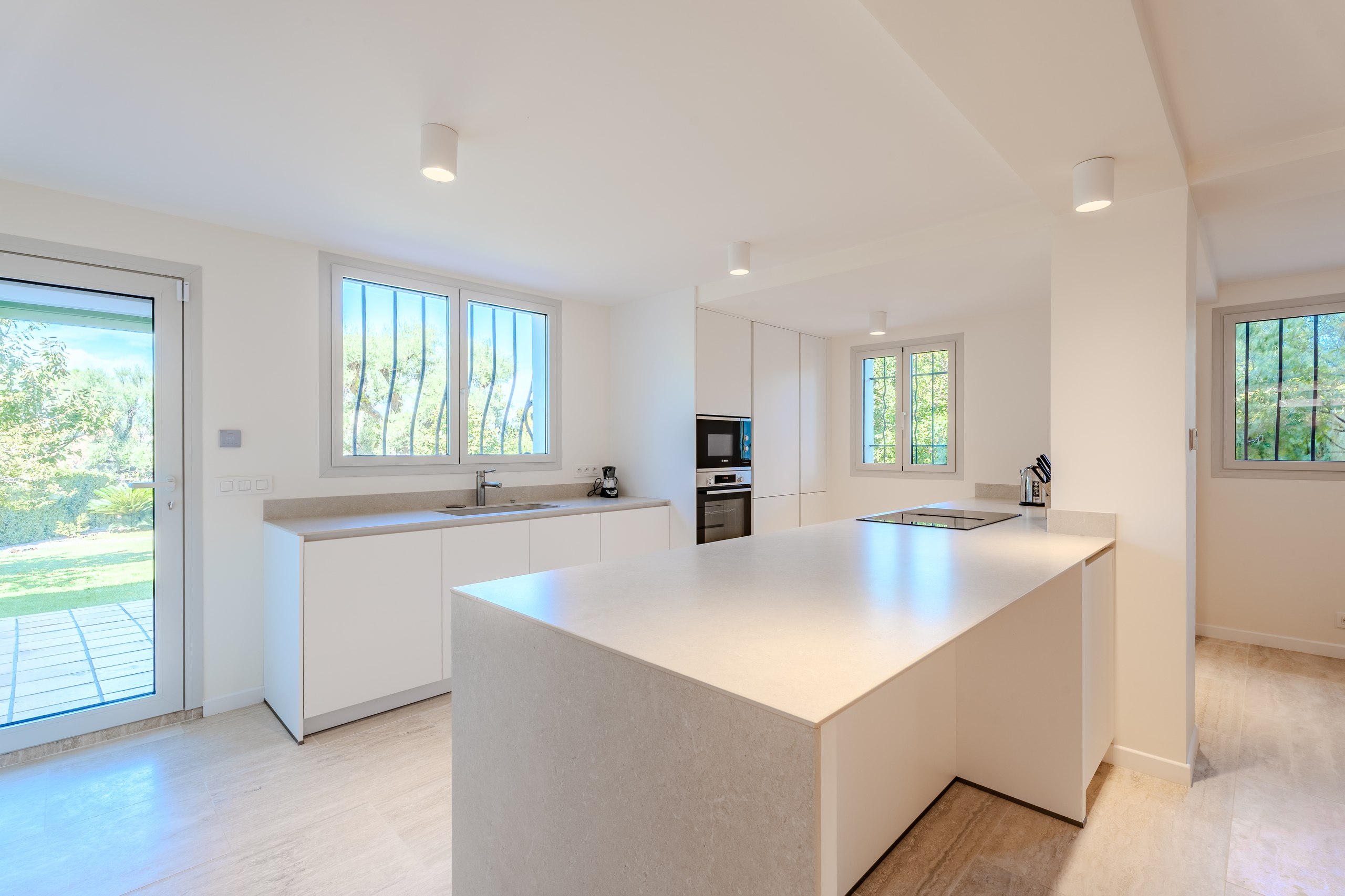 Rénovation de villa de luxe au Cap d'Antibes — Cube Heritage (vue 8)